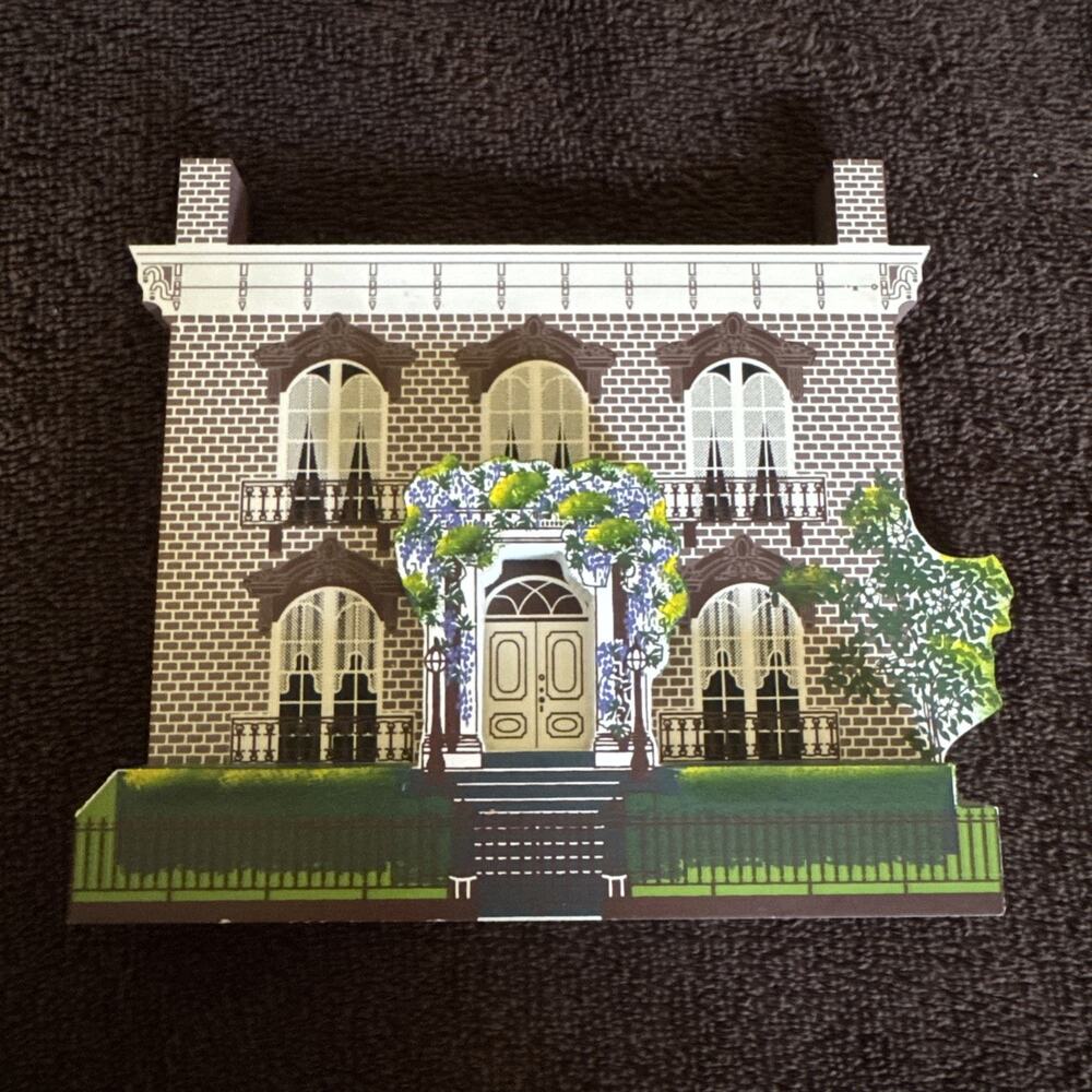 THE CATS MEOW MERCER HOUSE SAVANA GEORGIA WOODEN HOUSE